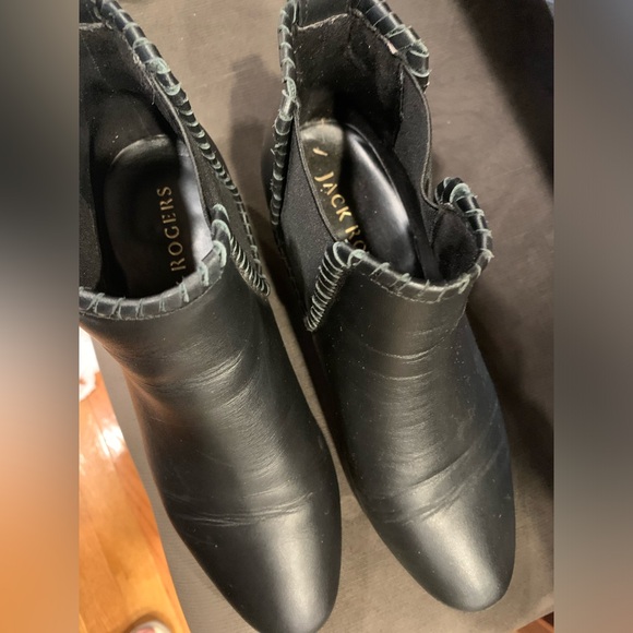 Jack Rogers Poppy Chelsea Booties. Black Leather. Size 8.5 - Picture 6 of 6
